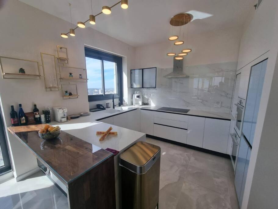Jtower Royal Suites - The Penthouse - Alefimmoed Kudüs Dış mekan fotoğraf