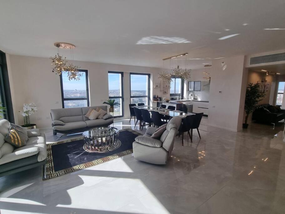 Jtower Royal Suites - The Penthouse - Alefimmoed Kudüs Dış mekan fotoğraf
